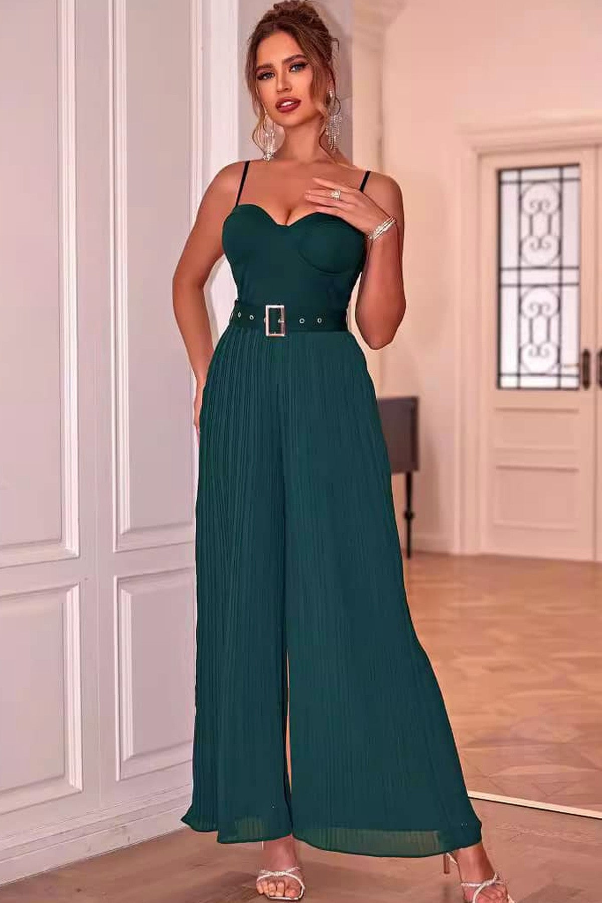Tuta elegante da cerimonia Noemi, corpetto senza spalline, spalline sottili, verde