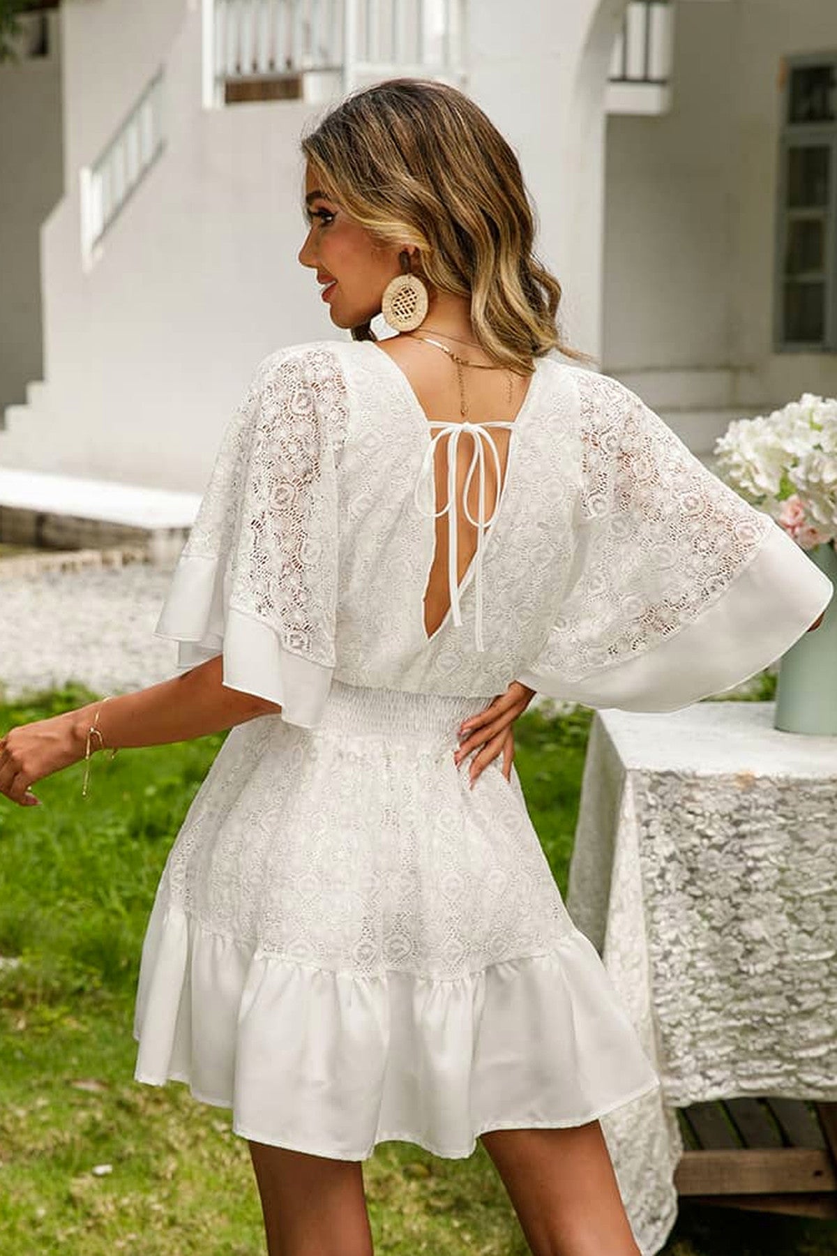 Abito corto da cerimonia Sabrina, scollo incrociato, maniche corte, bianco