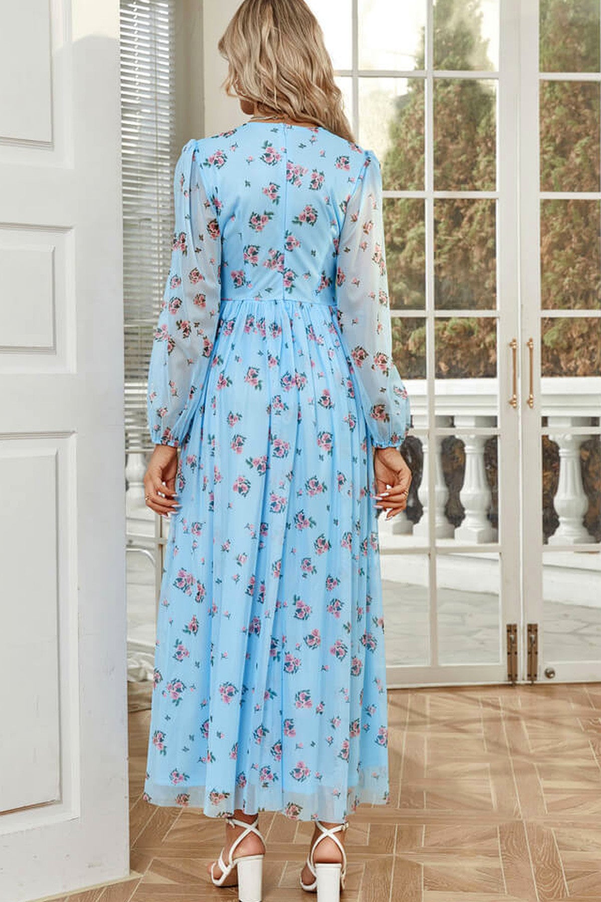 Abito lungo da cerimonia Petra, stampa floreale, scollo a V, azzurro e altri colori