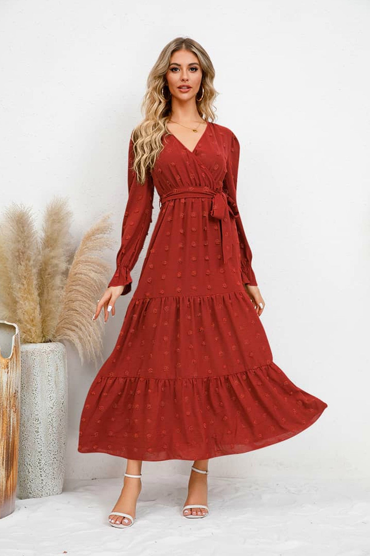 Abito lungo da cerimonia Maddalena, maniche lunghe, vita alta con cintura, terracotta