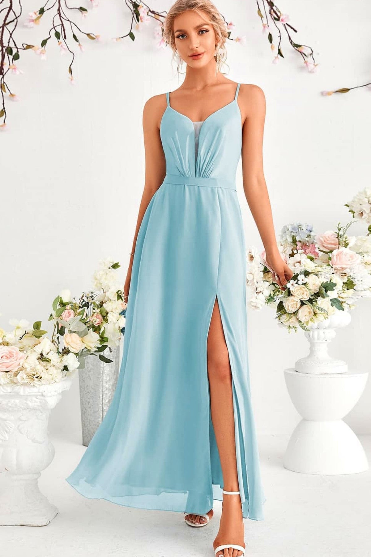 Abito lungo da cerimonia Elena, in tulle, scollo incrociato, blu