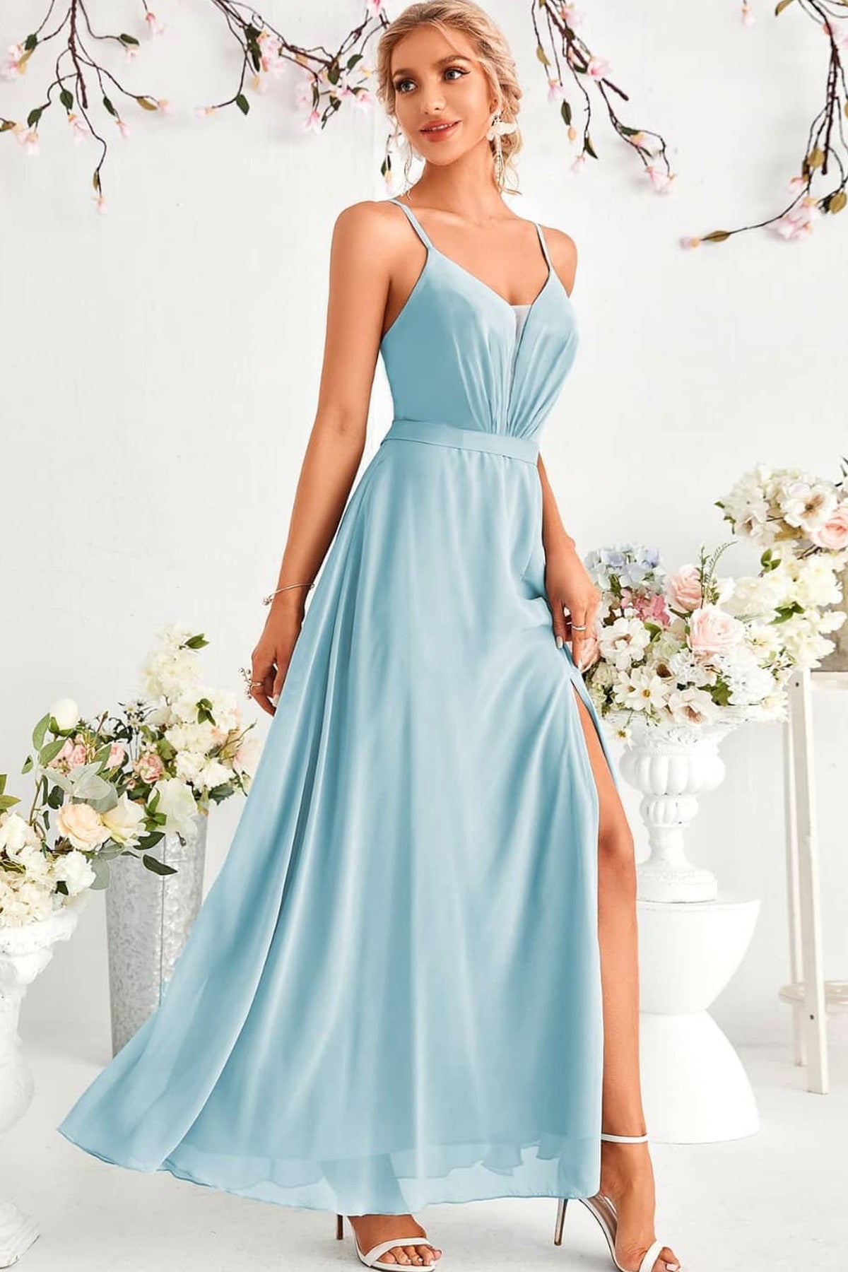 Abito lungo da cerimonia Elena, in tulle, scollo incrociato, blu