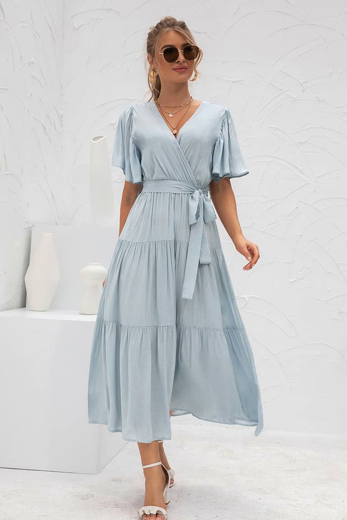 Abito lungo da cerimonia Miriam, scollo incrociato, maniche corte, azzurro e altri colori