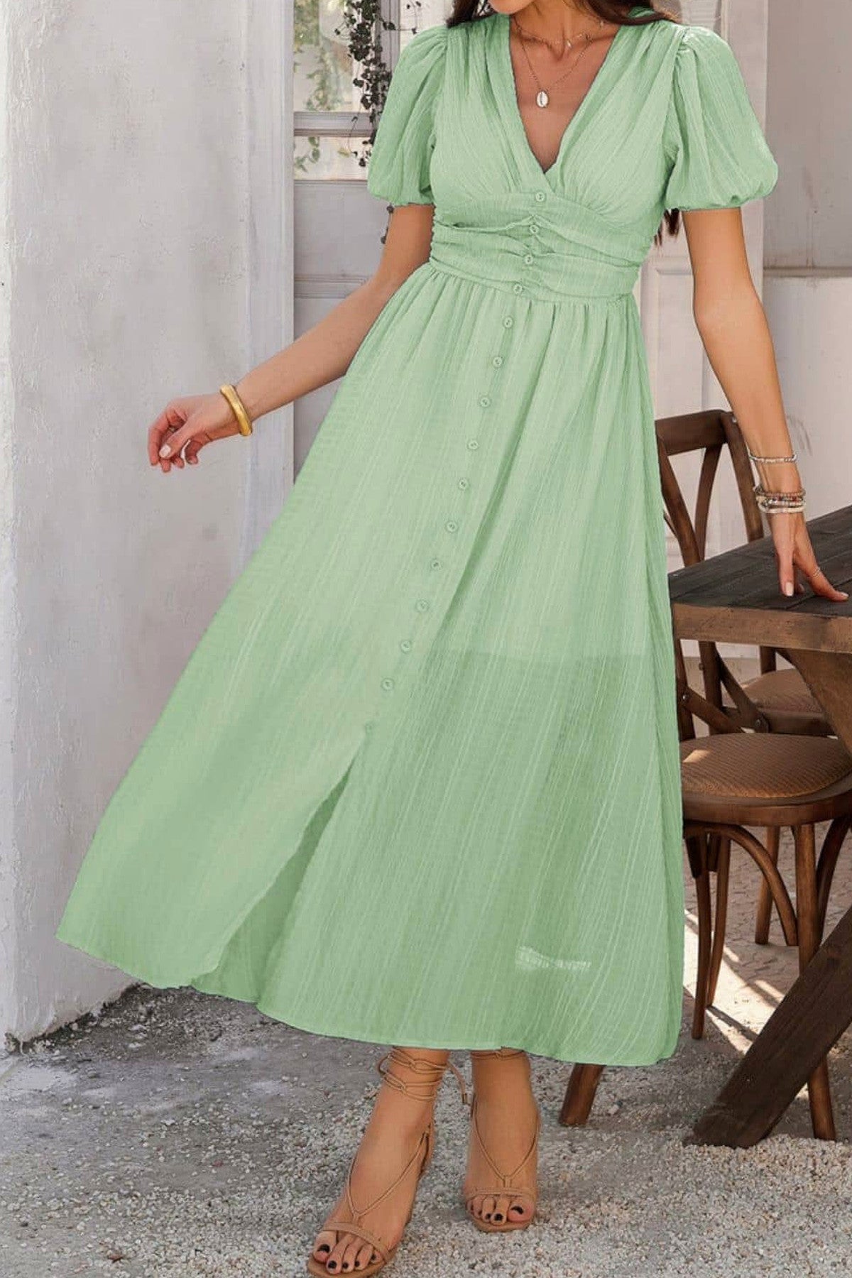 Abito lungo da cerimonia Greta, scollo a V, maniche corte, verde e altri colori