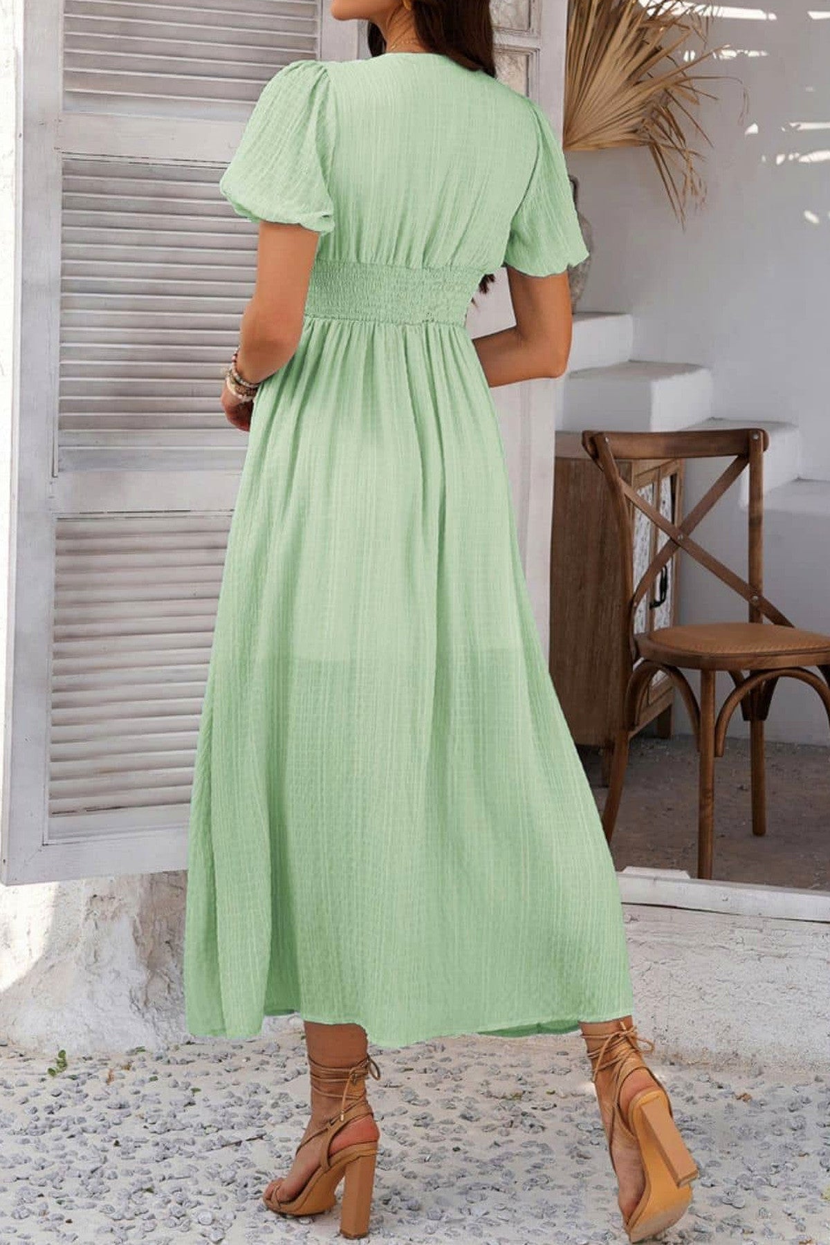 Abito lungo da cerimonia Greta, scollo a V, maniche corte, verde e altri colori